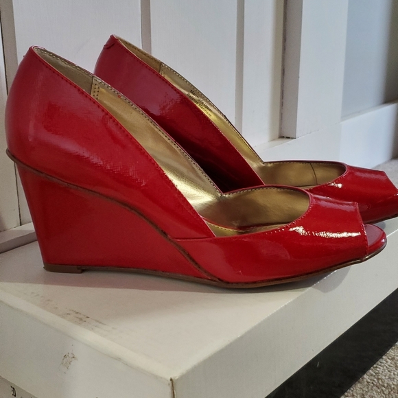 Raspberry Red Alfani Shoes Size 6 - Picture 2 of 3